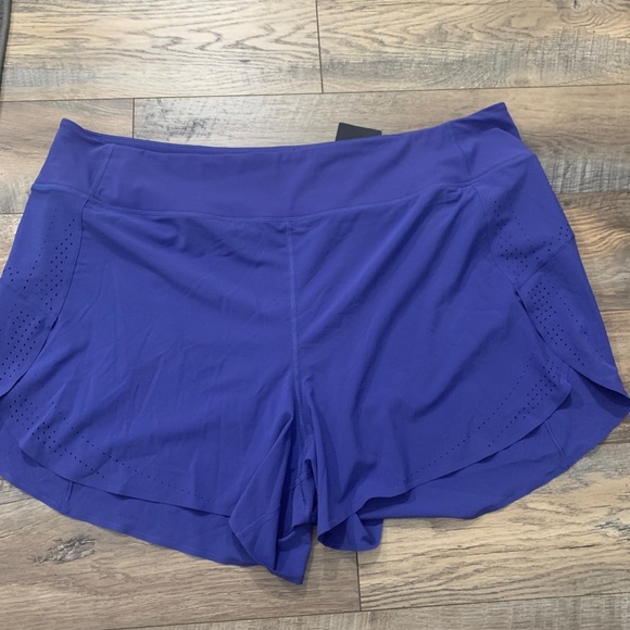 Athleta Allyson Felix Legend Run With It Short - Picture 5 of 11